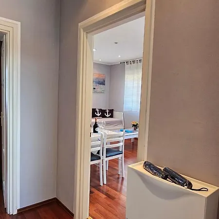 Apartment With A Parking Space - 16498 Rovinj